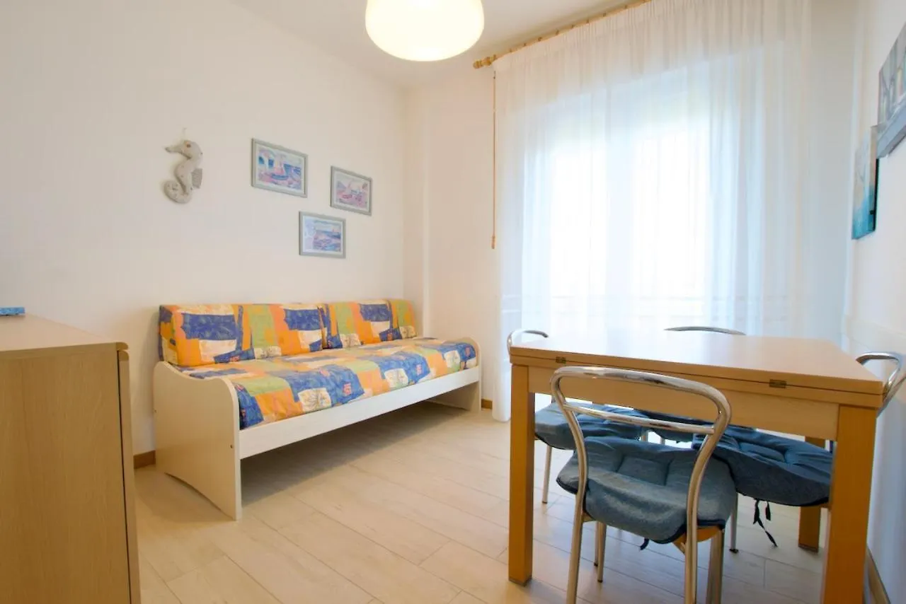 Zeta Residence - Home Immobiliare ليدو دي يسولو شقة
